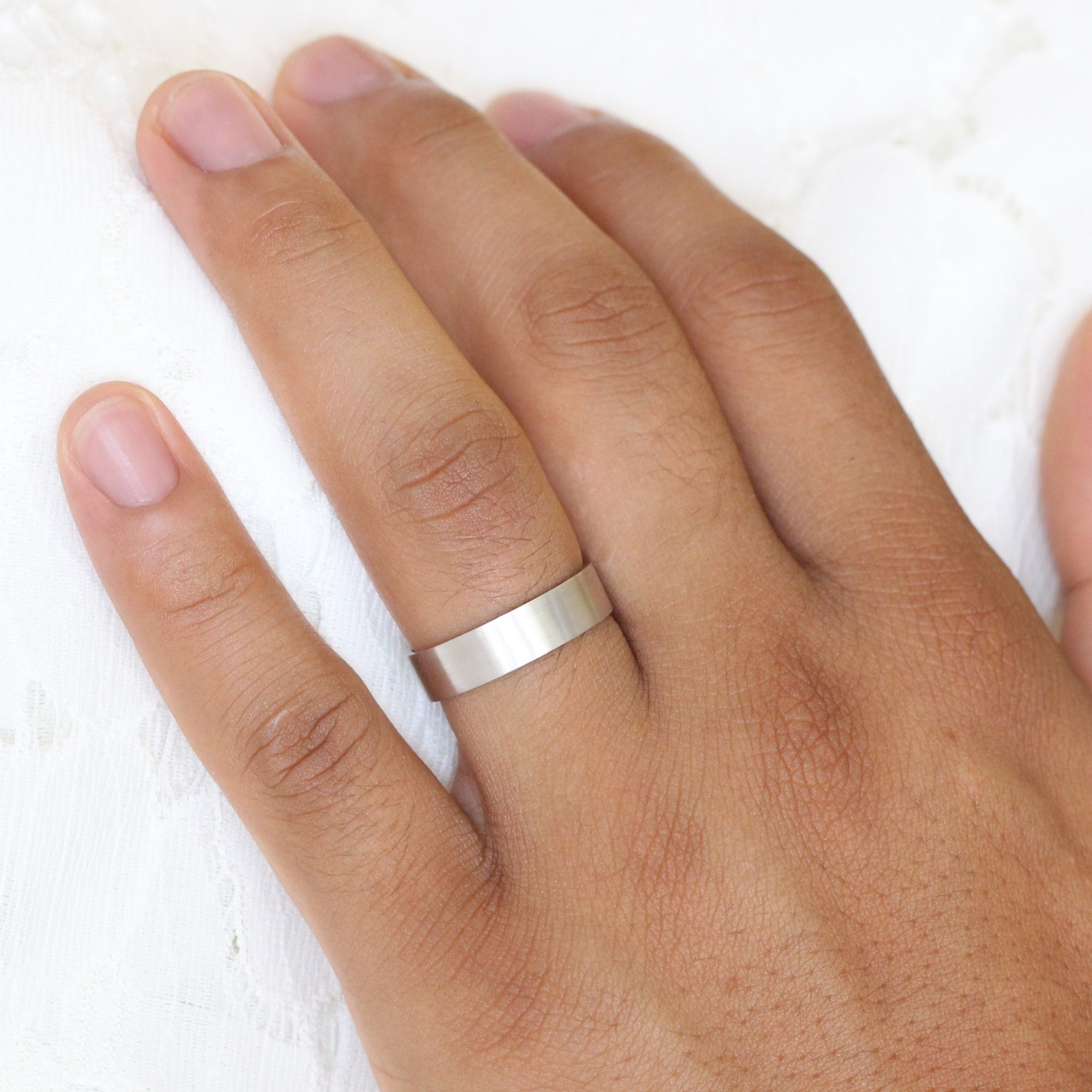 Isoleren Elementair dodelijk Mens Wedding Ring White Gold Flat Wedding Band Plain Matte Finish Ring | La  More Design