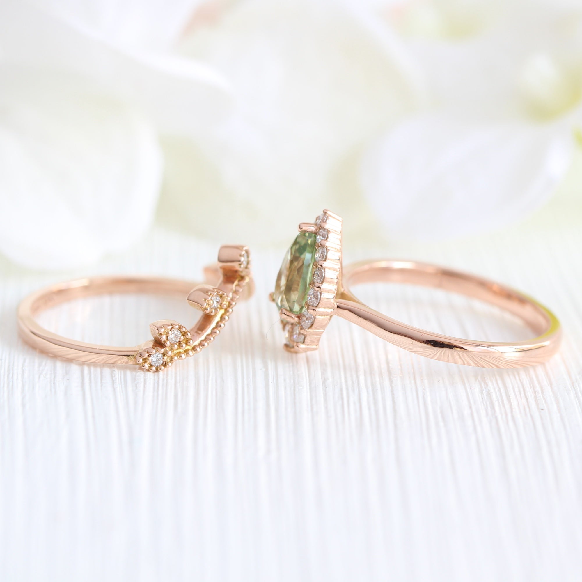 Pear green sapphire ring rose gold curved leaf diamond wedding band la more design jewelry