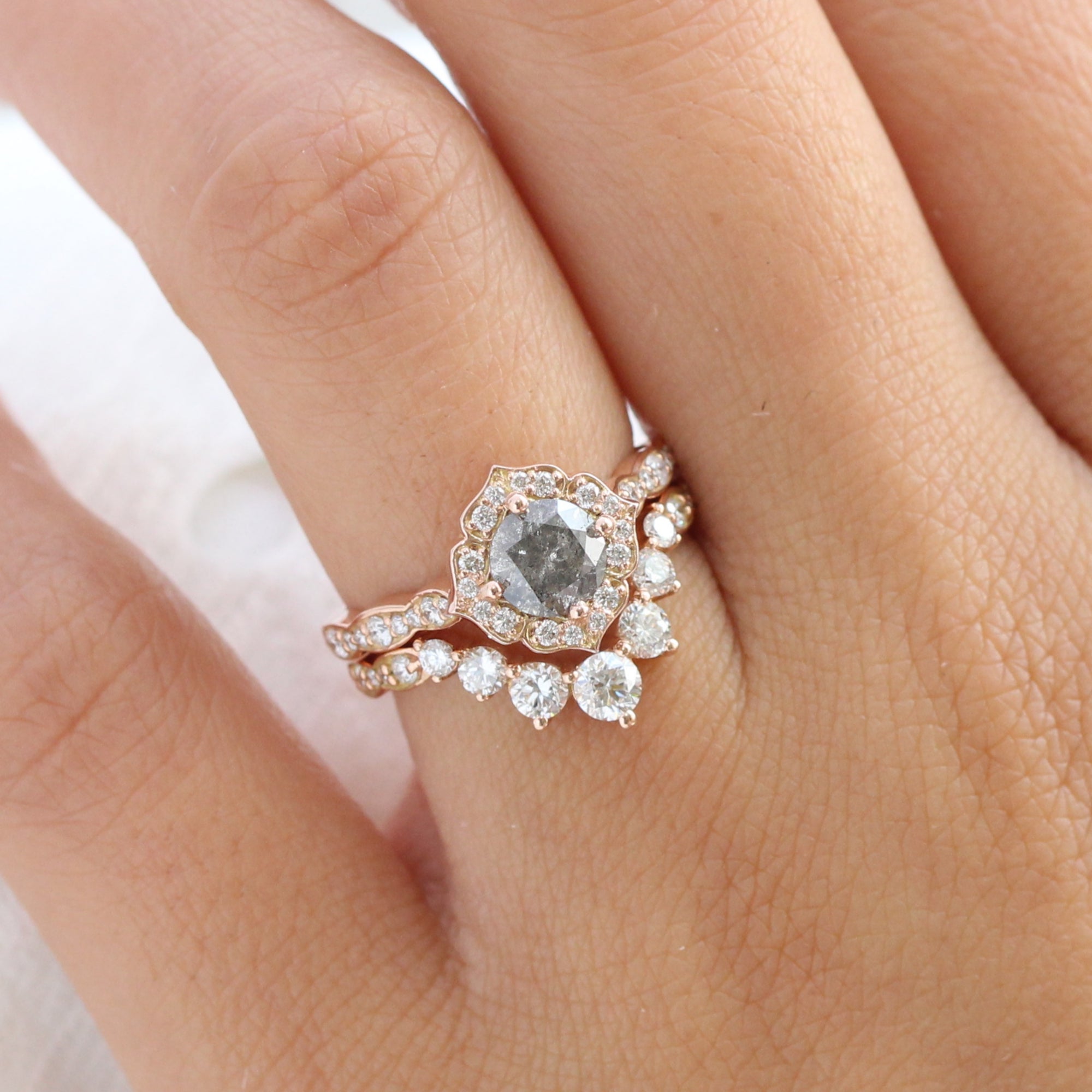 Vintage floral online wedding band