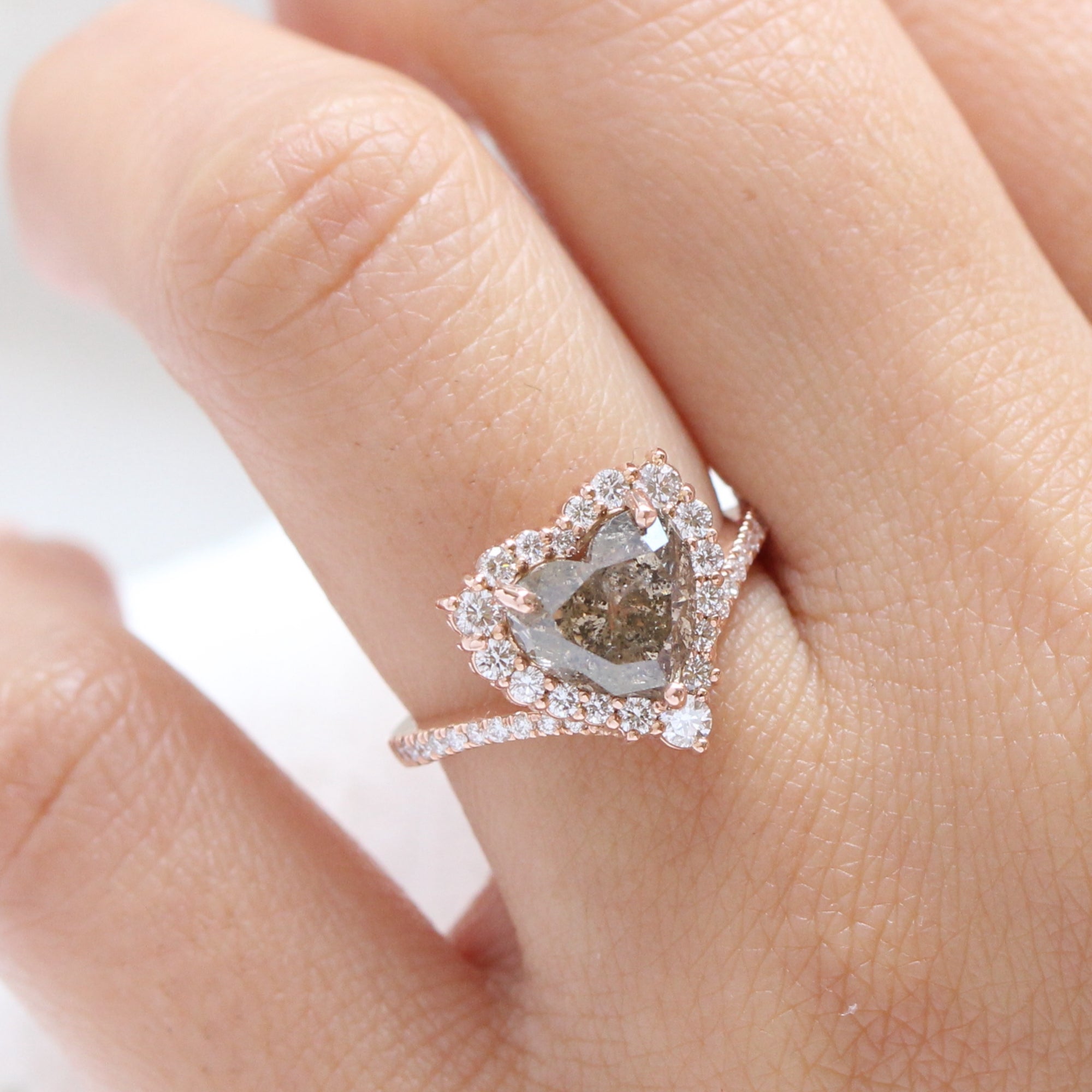 Heart shaped diamond gold ring Clearance