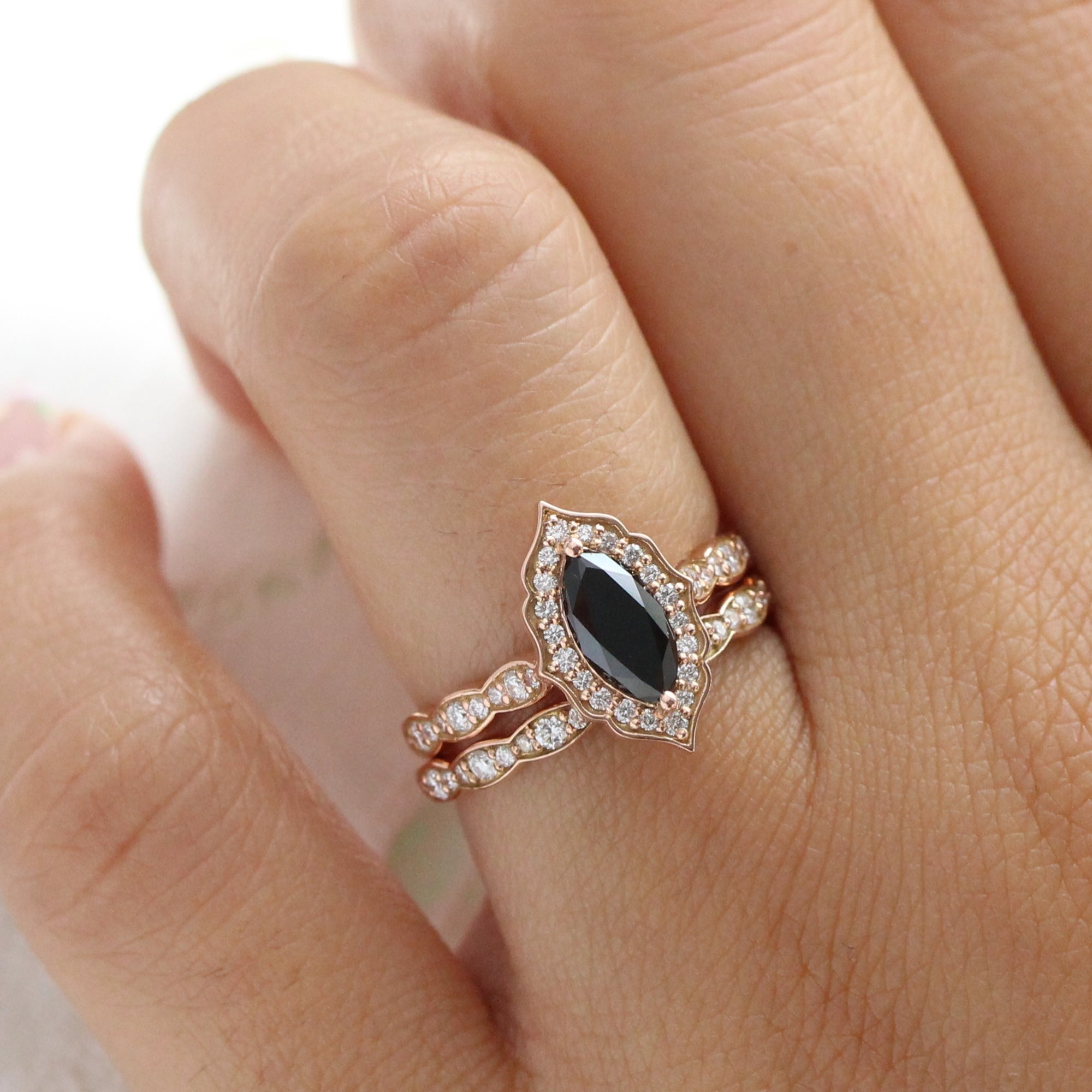 Marquise ring store design