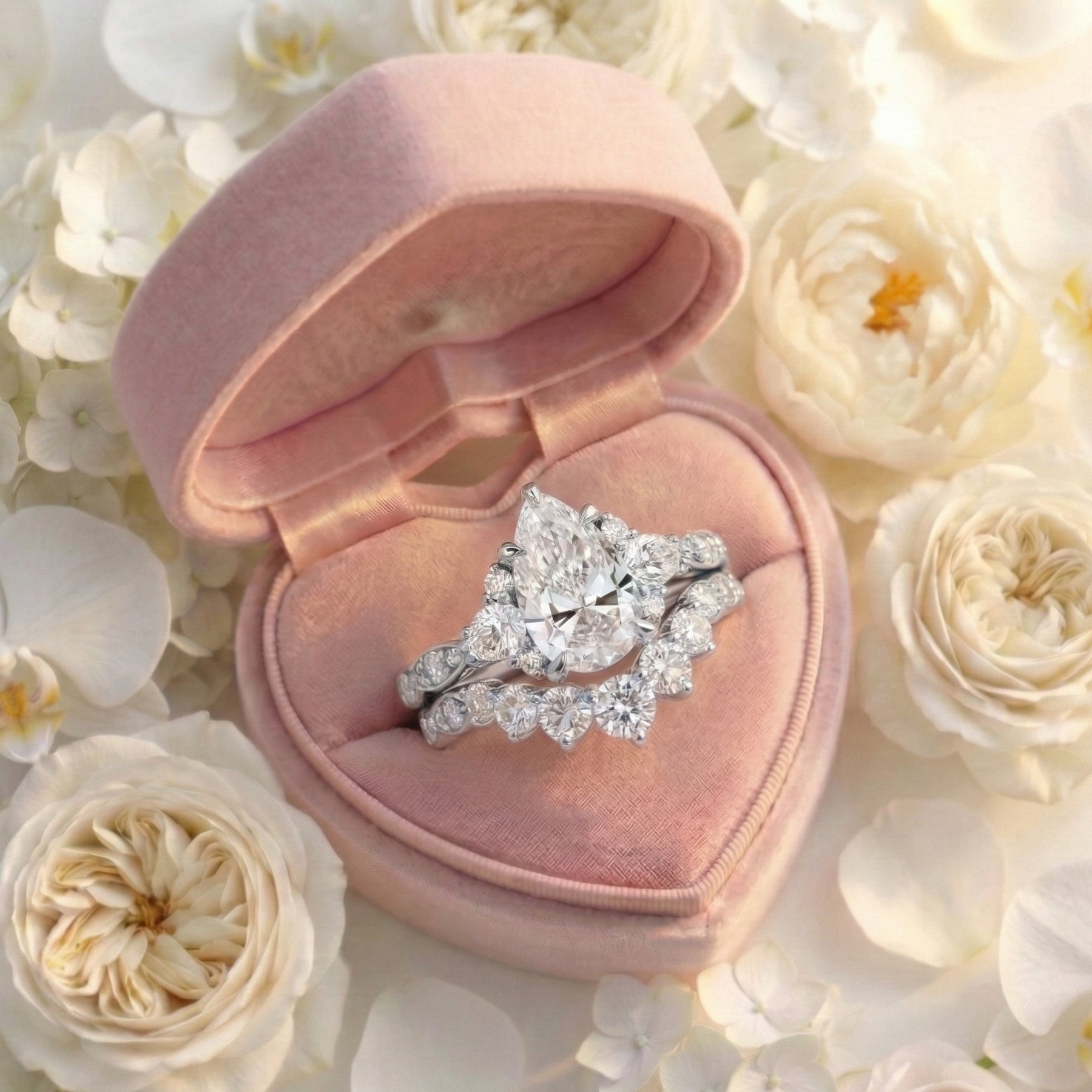 Pantone’s Color of the Year 2026 is White, in fine jewelry, white diamond rings in white gold are trendy. Shop la more design white diamond, white moissanite, white sapphire rings!