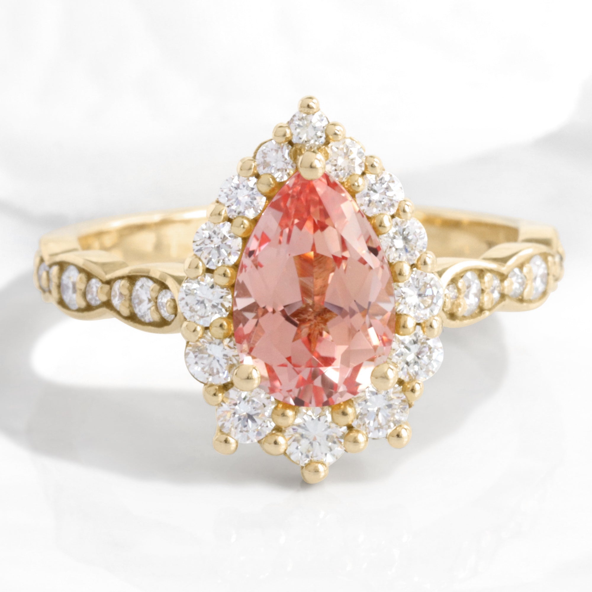 RARE !! SAPHIR ORANGE ROSE DE TANZANIE : 5.4 mm x 4.2 mm