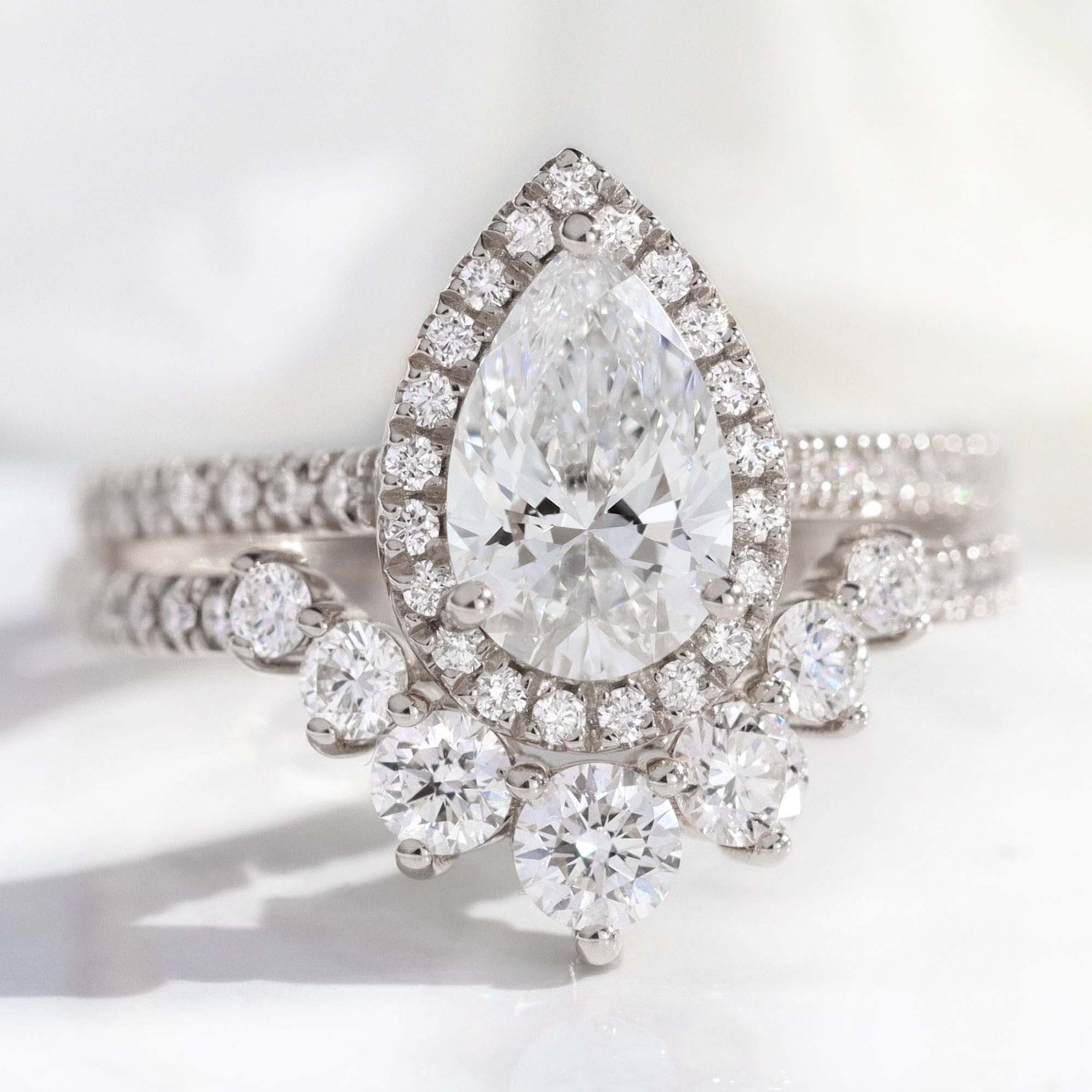 Pear shaped wedding ring sets 60 photos - Vianawedding.com Pear shaped wedding ring sets 60 photos - Vianawedding.com