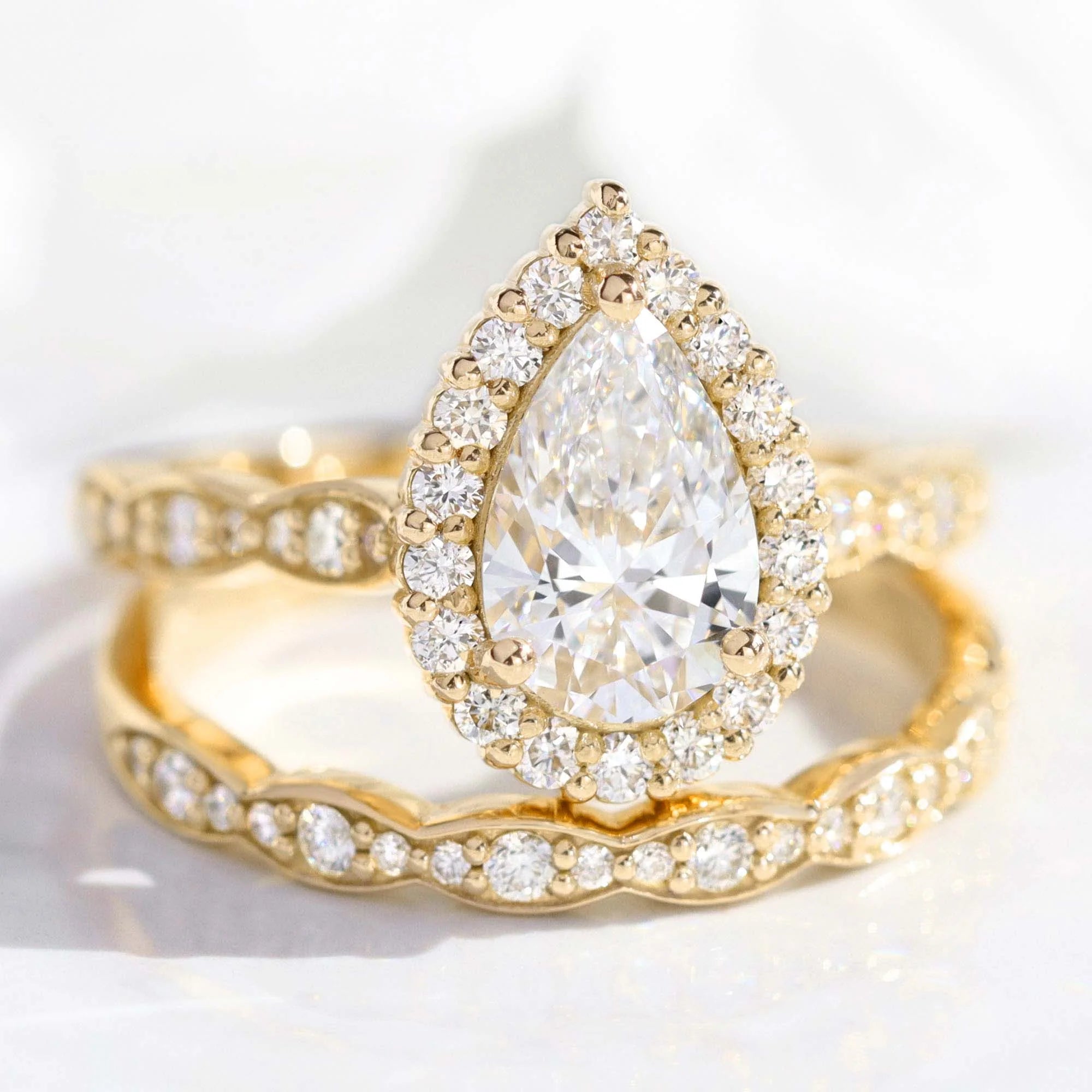 Pear Lab Diamond Ring Bridal Set w/ Diamond Scalloped Wedding Band | Luna Halo