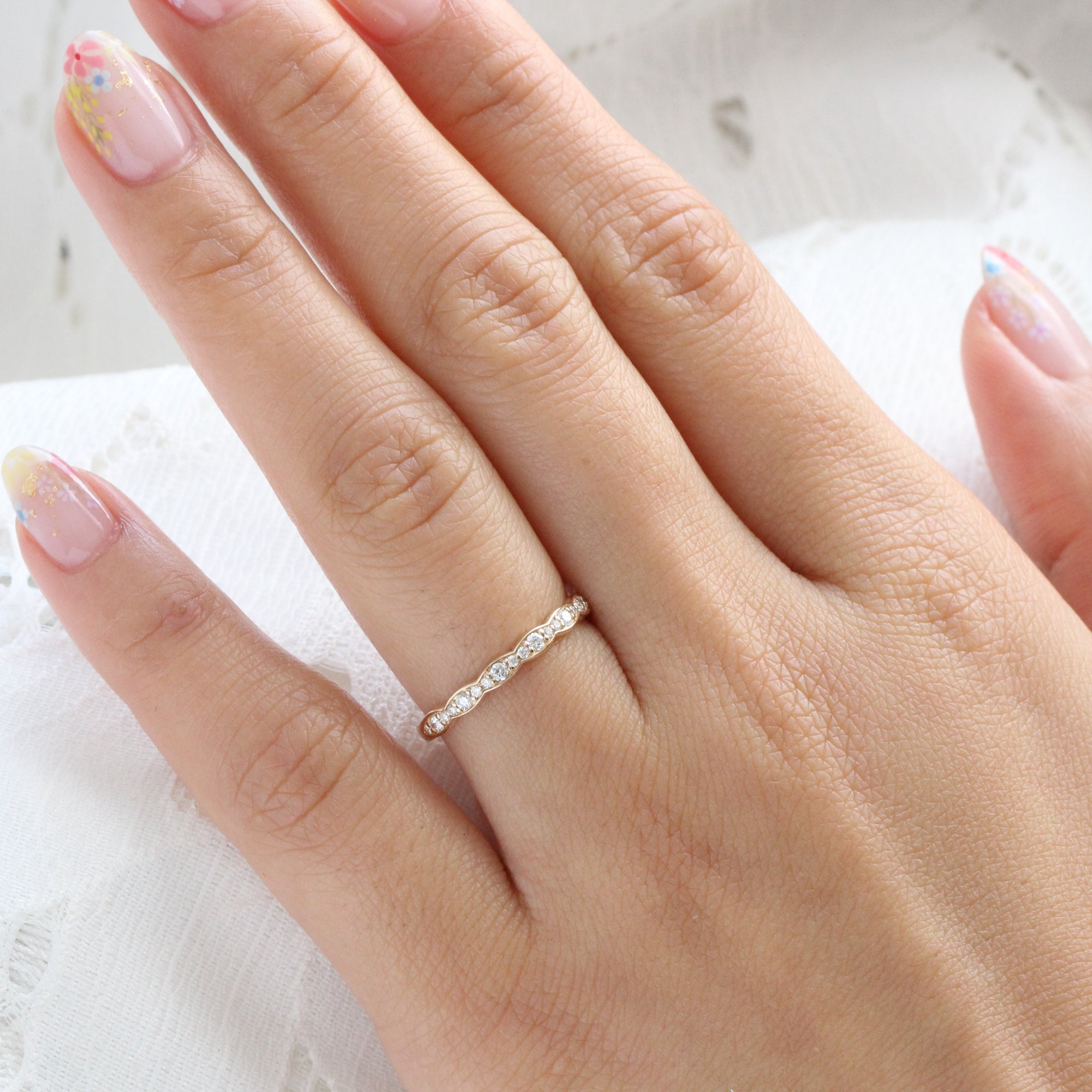 Half diamond wedding ring yellow gold scalloped band la more design jewelry