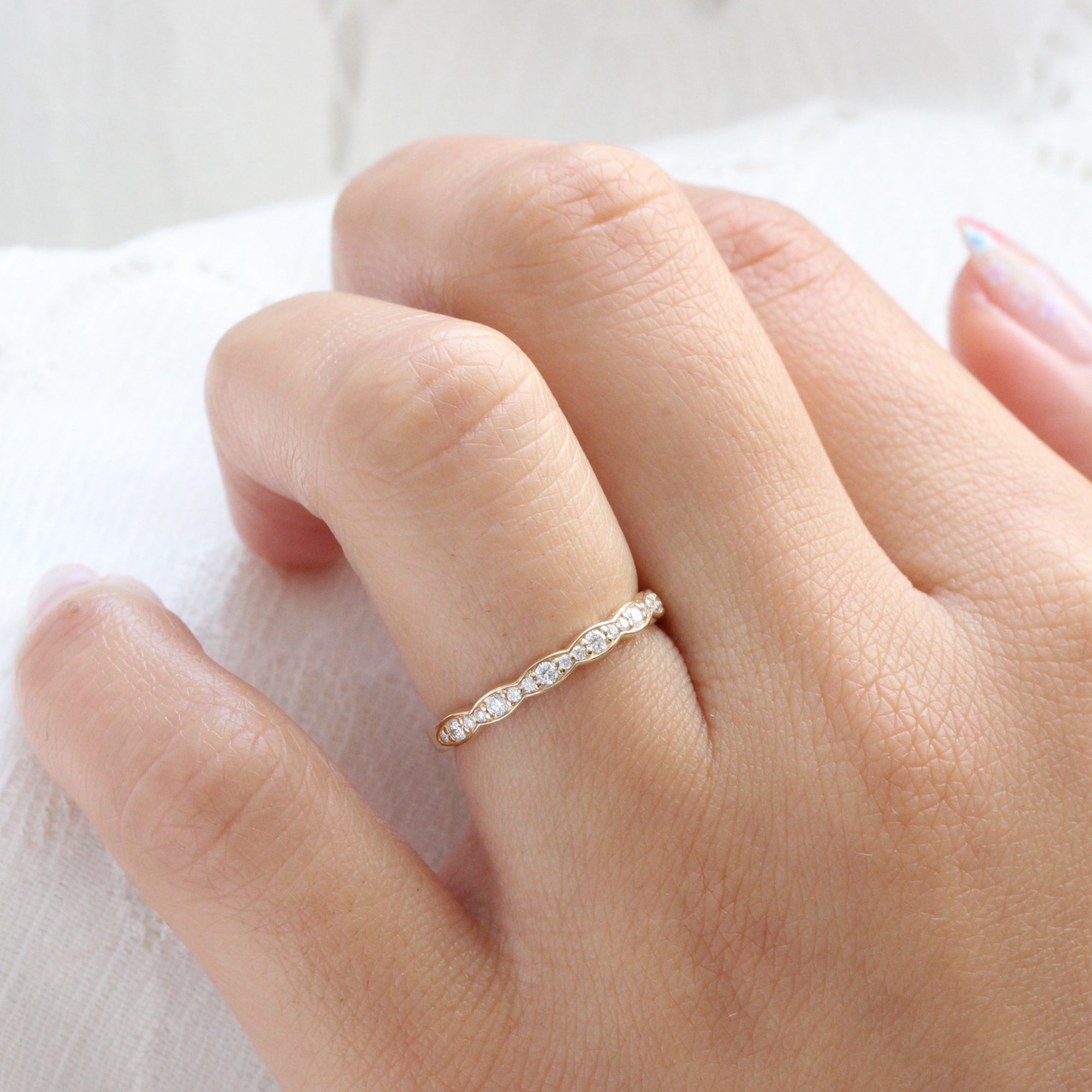 Half diamond wedding ring yellow gold scalloped band la more design jewelry