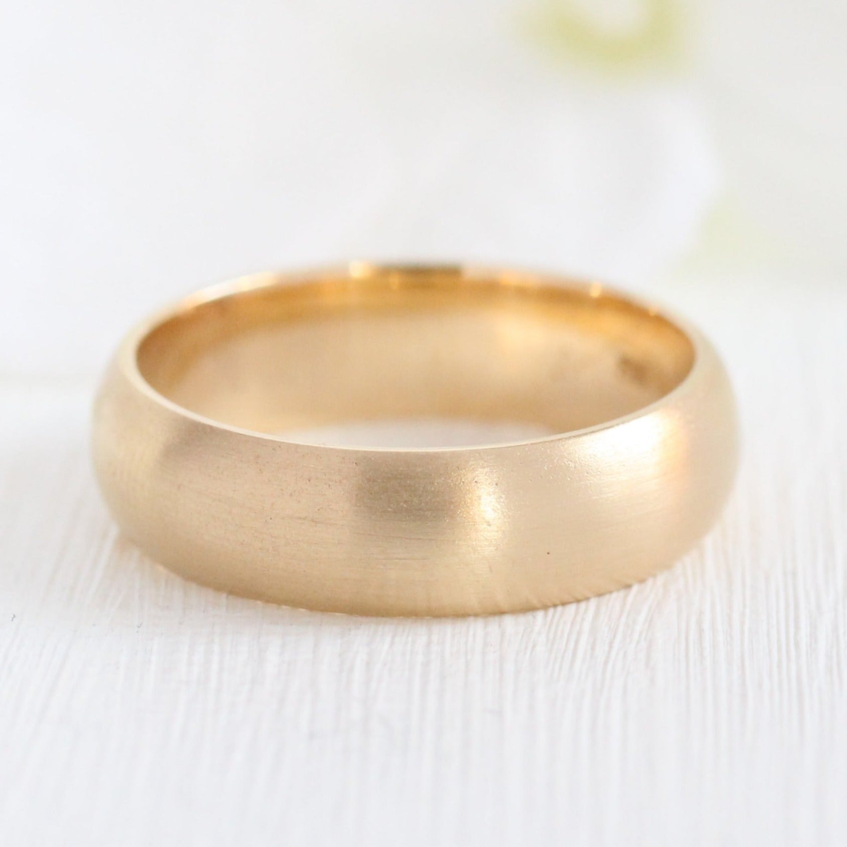 Men's Wedding Band Made of 14k Gold. Mens Wedding Ring. 