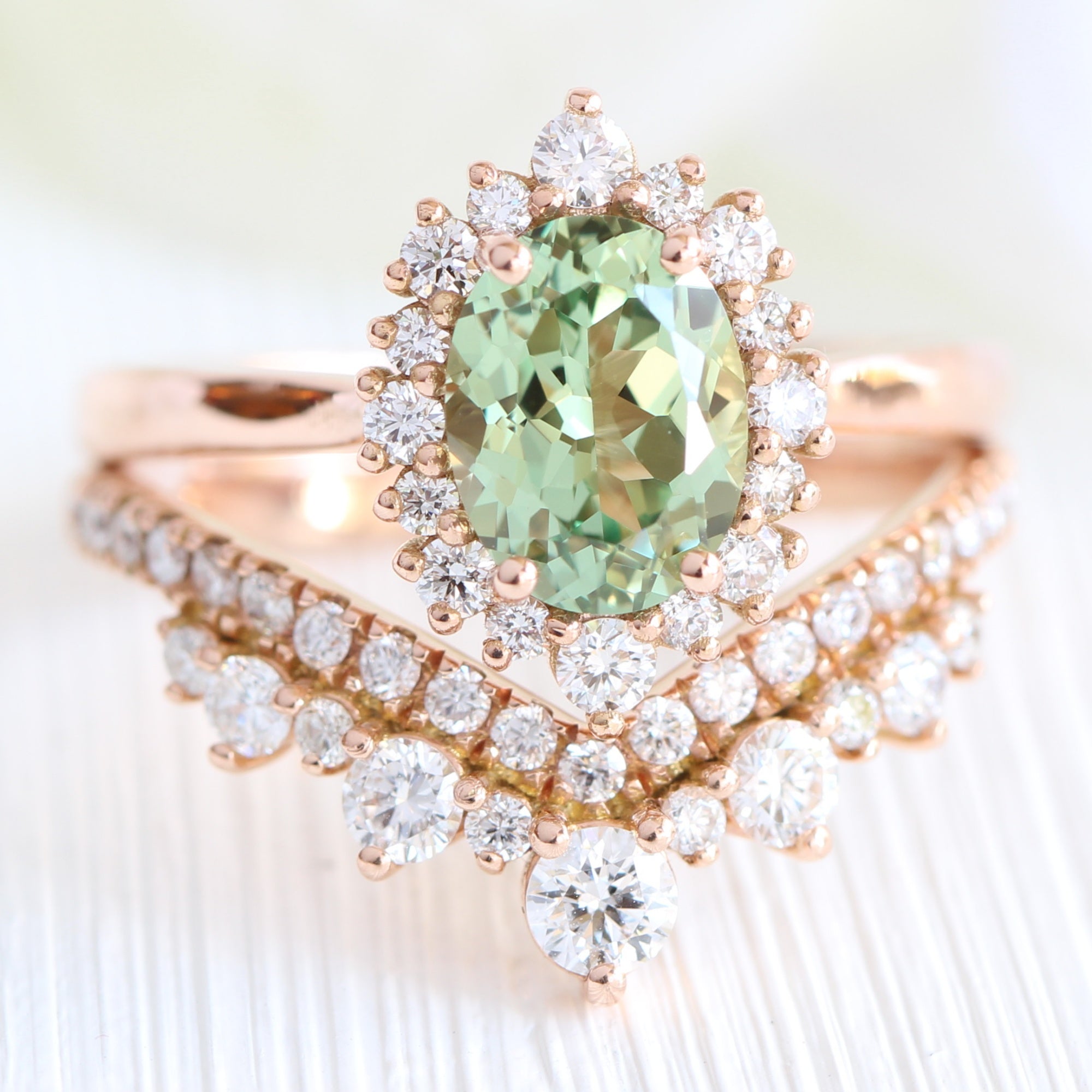 Oval green sapphire ring rose gold v shaped diamond wedding band la more design jewelry