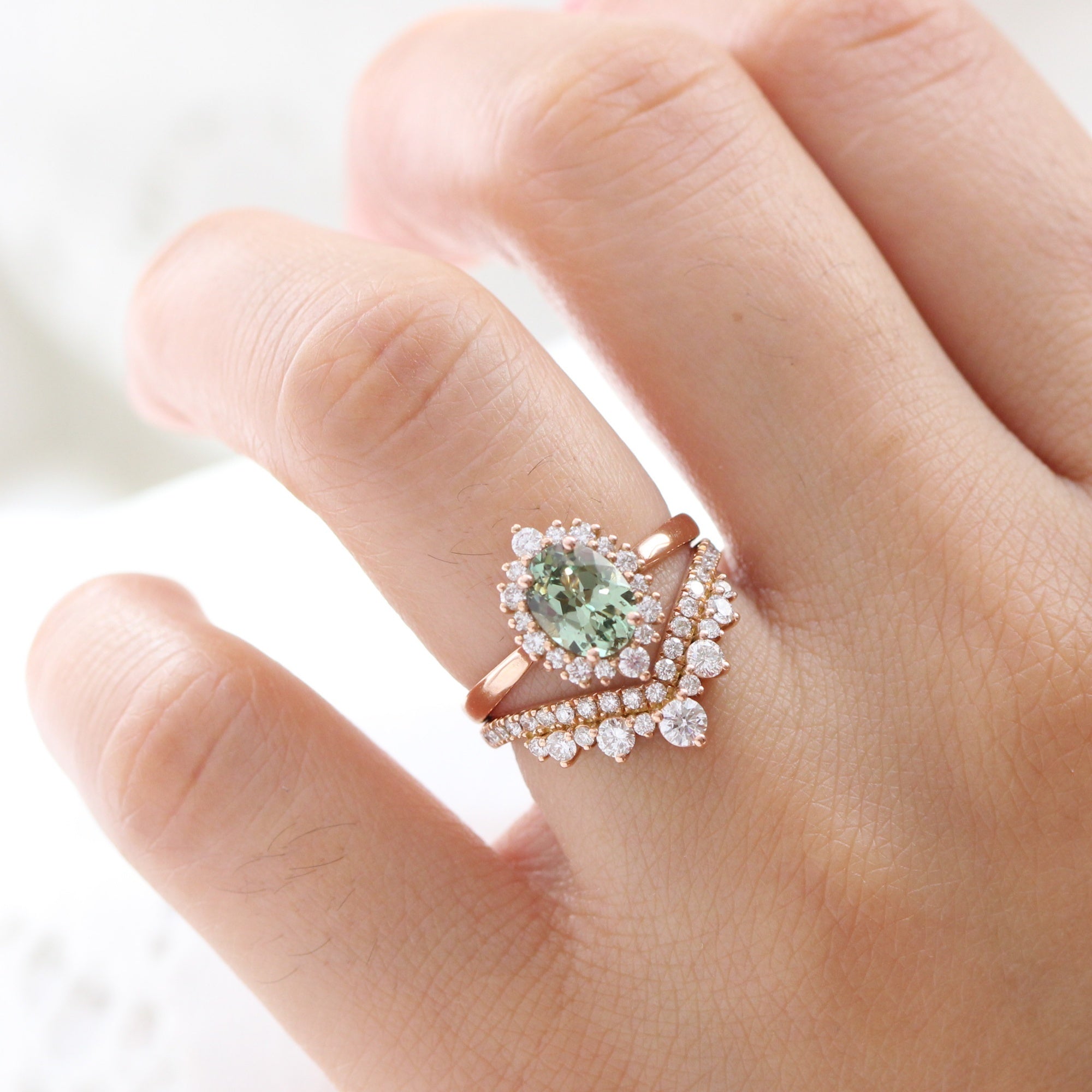 Oval green sapphire ring rose gold v shaped diamond wedding band la more design jewelry