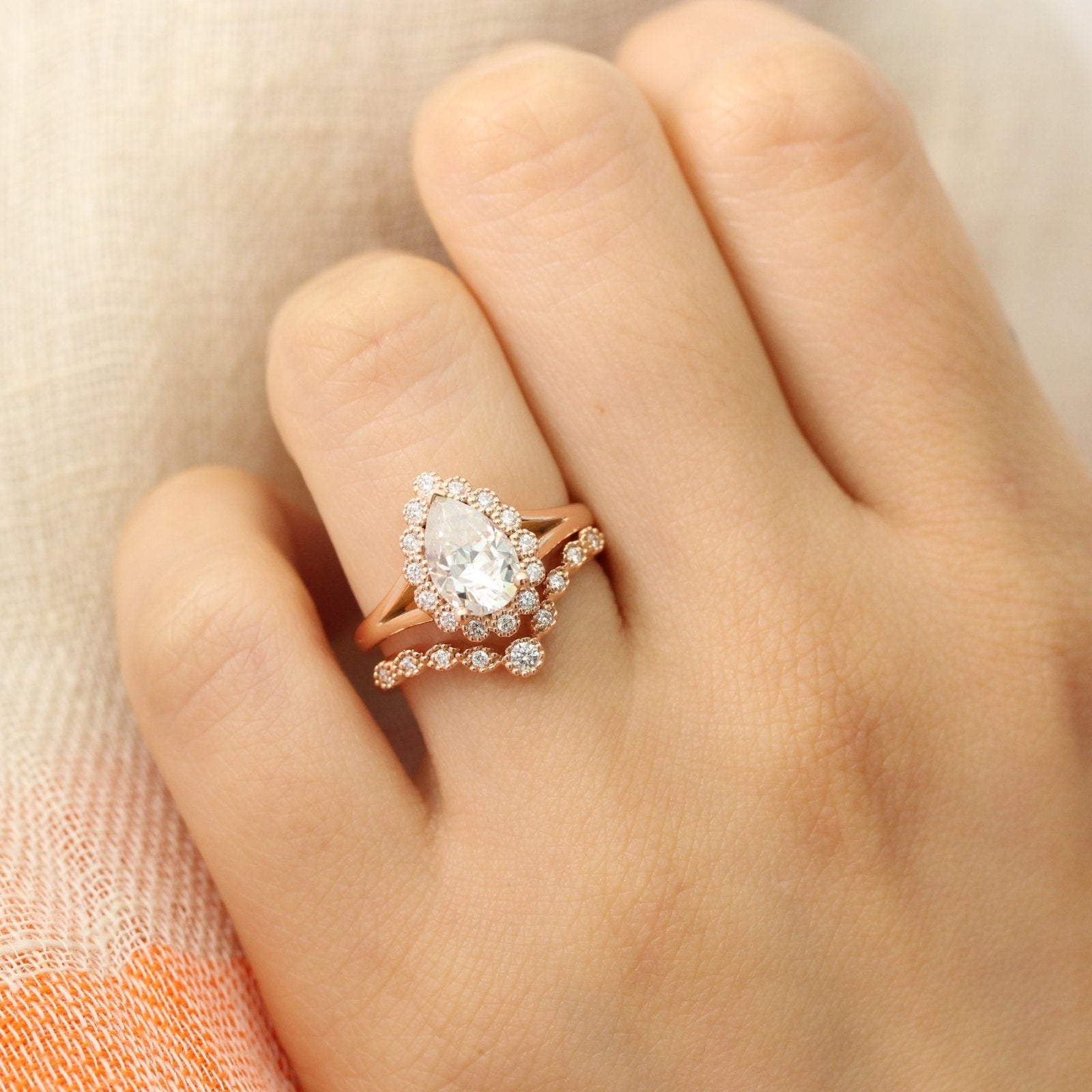 Vintage contour wedding band top