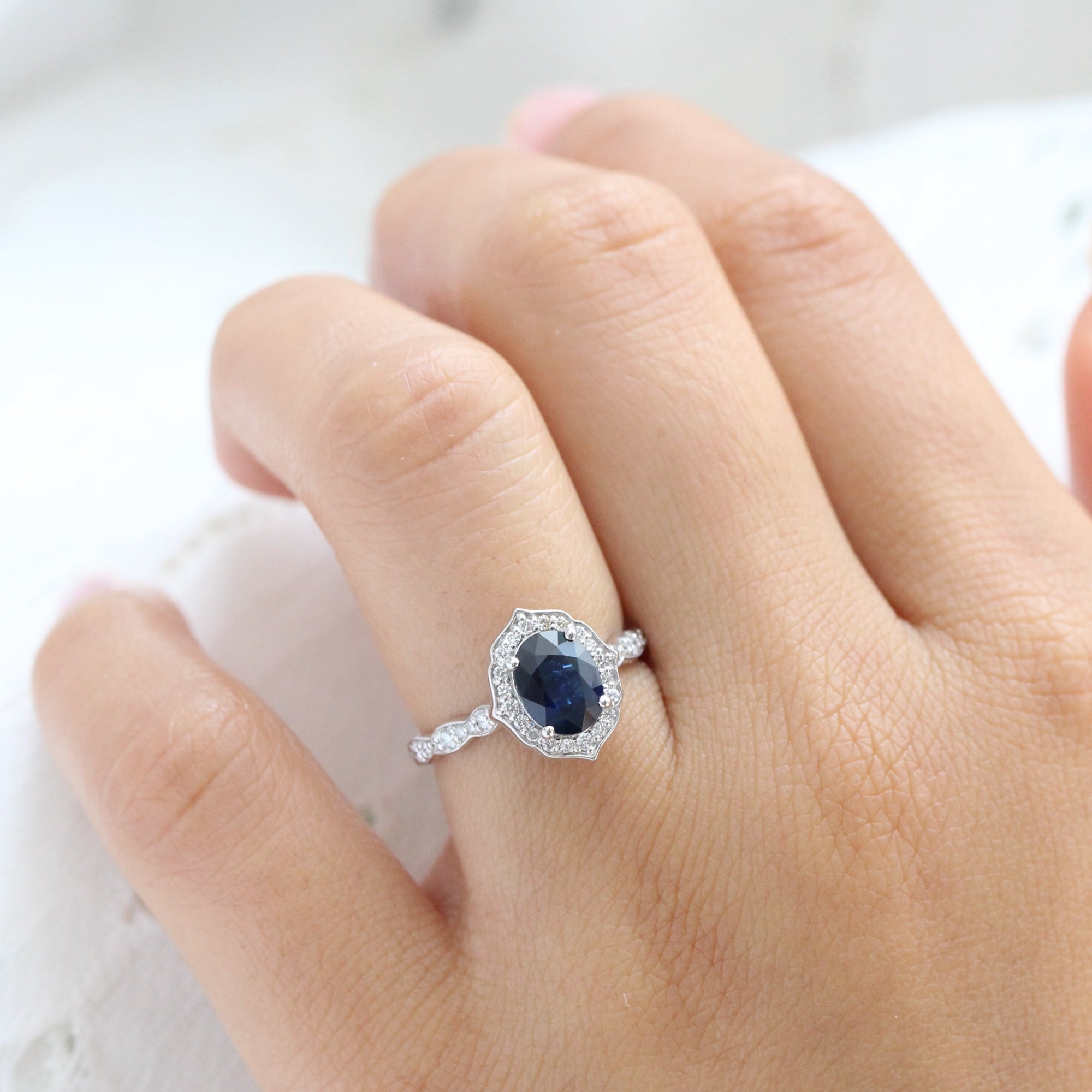 Vintage Floral Natural Sapphire Ring w/ Diamonds in the Scalloped Band