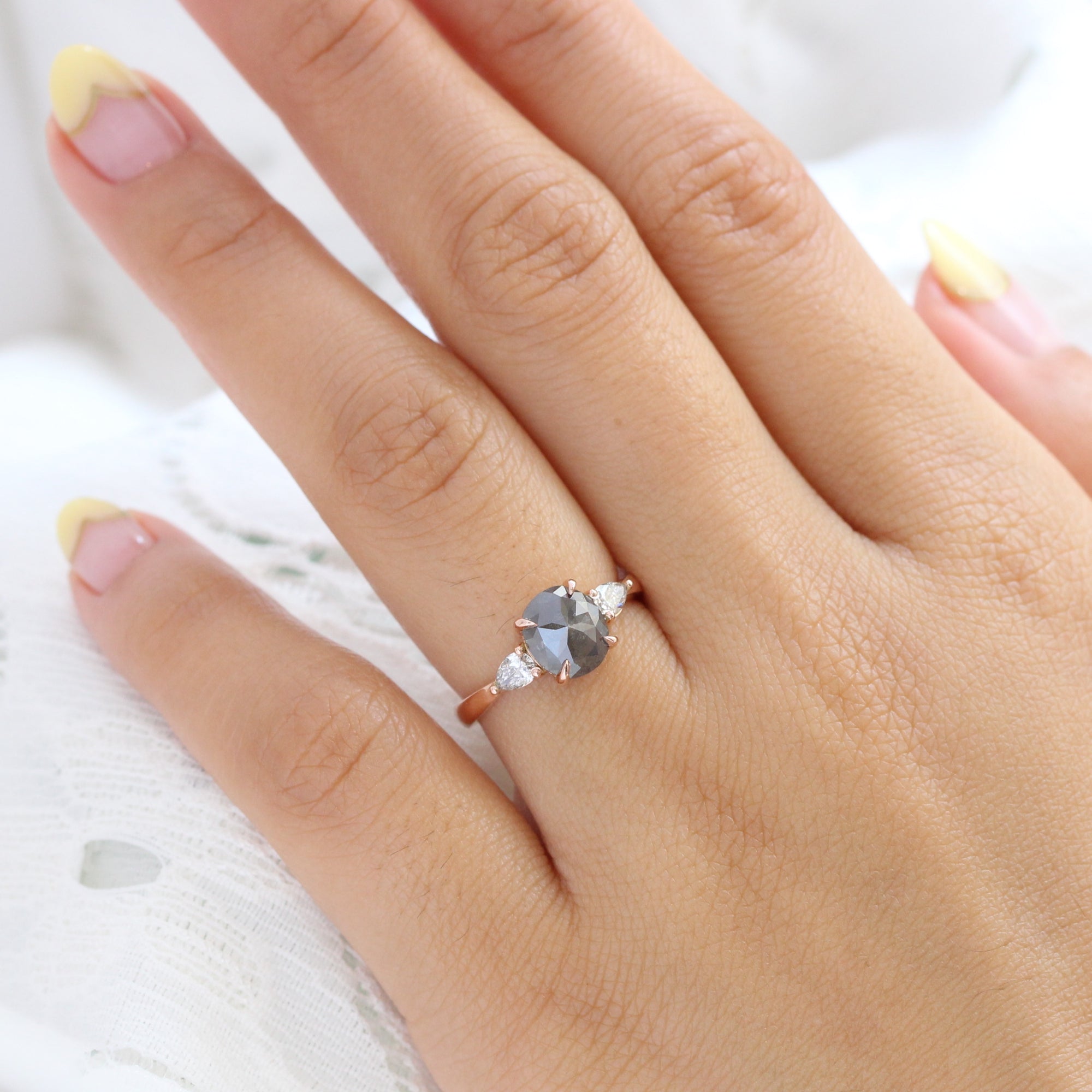 oval salt and pepper diamond ring rose gold 3 stone ring la more design jewelry